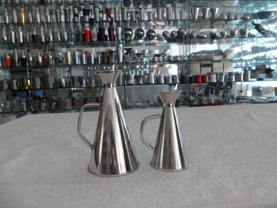 不銹鋼小號(hào)油壺 廚房烹飪的實(shí)用伴侶